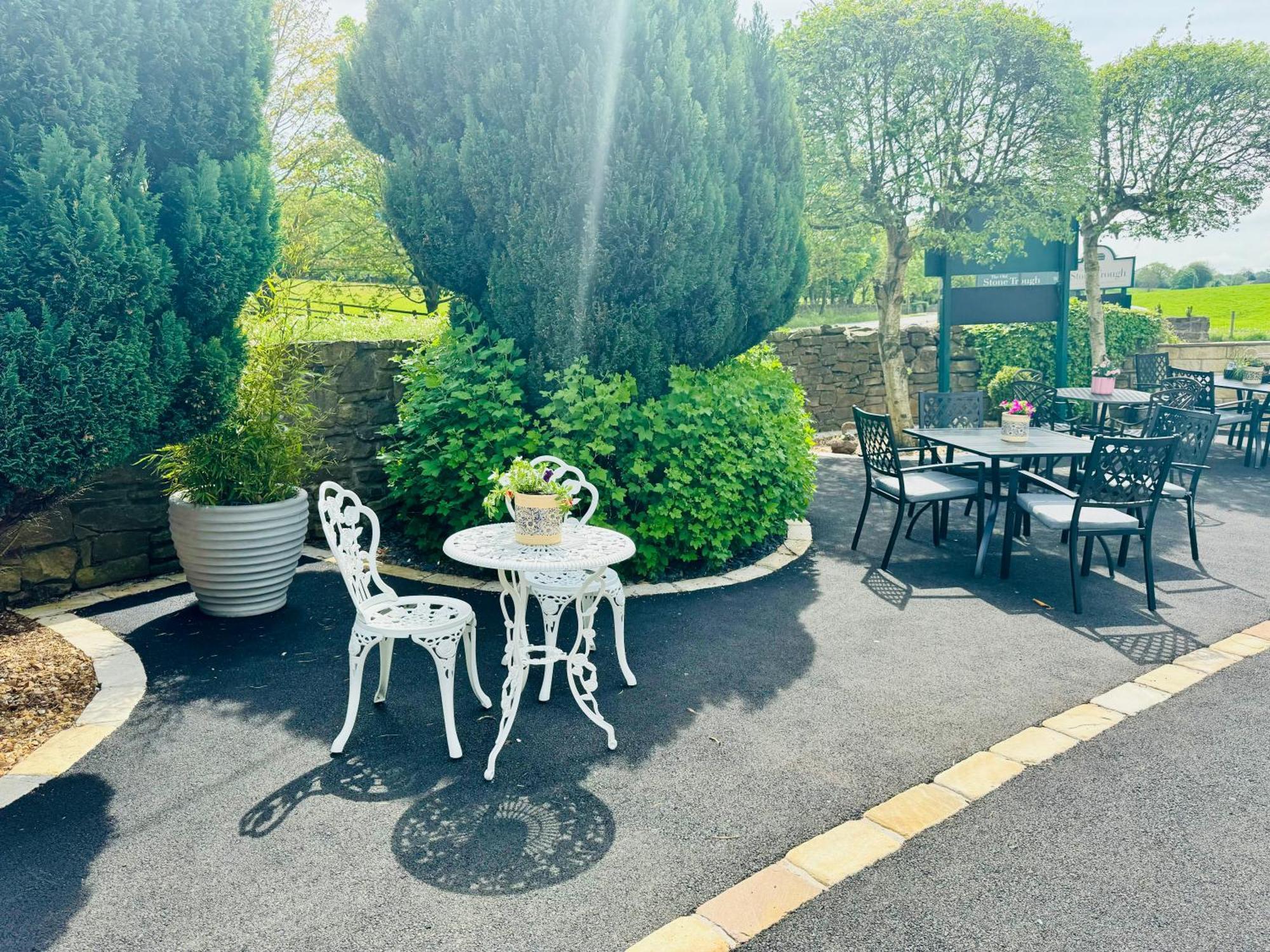 The Old Stone Trough Country Hotel Kelbrook エクステリア 写真