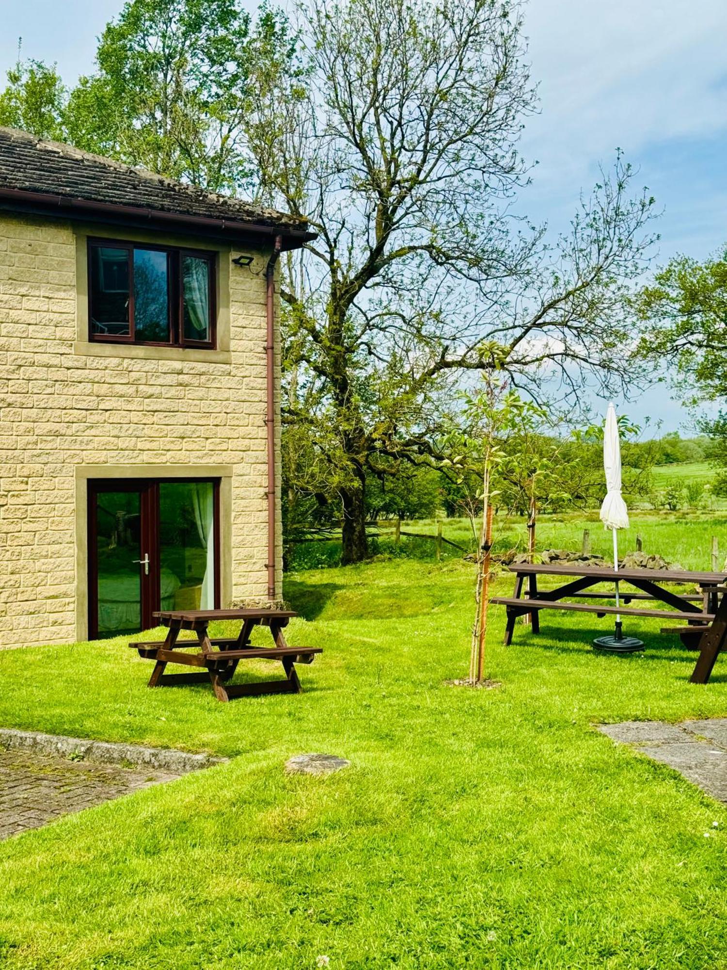 The Old Stone Trough Country Hotel Kelbrook エクステリア 写真